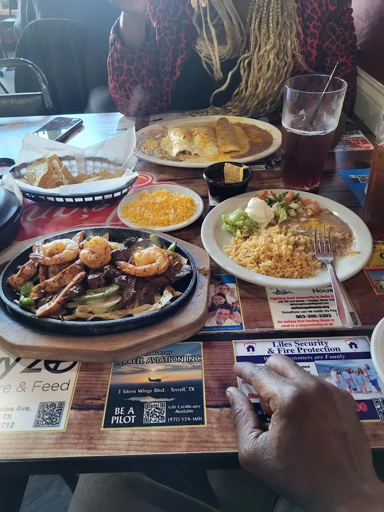 Combo Fajitas w Shrimp